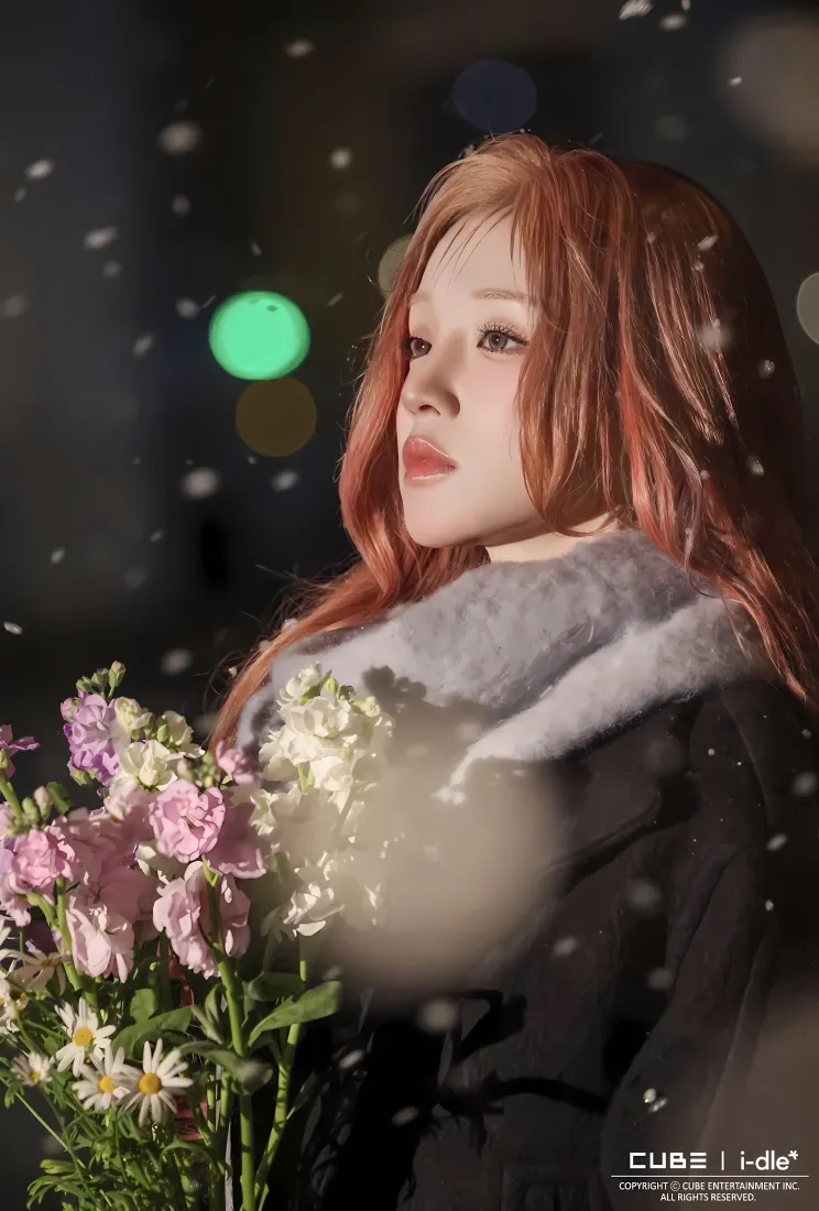 宋雨琦手机壁纸|下雪背景图 - 花束红发冬装「哲风壁纸」 宋雨琦手机壁纸|下雪背景图 - 花束红发冬装「哲风壁纸」
