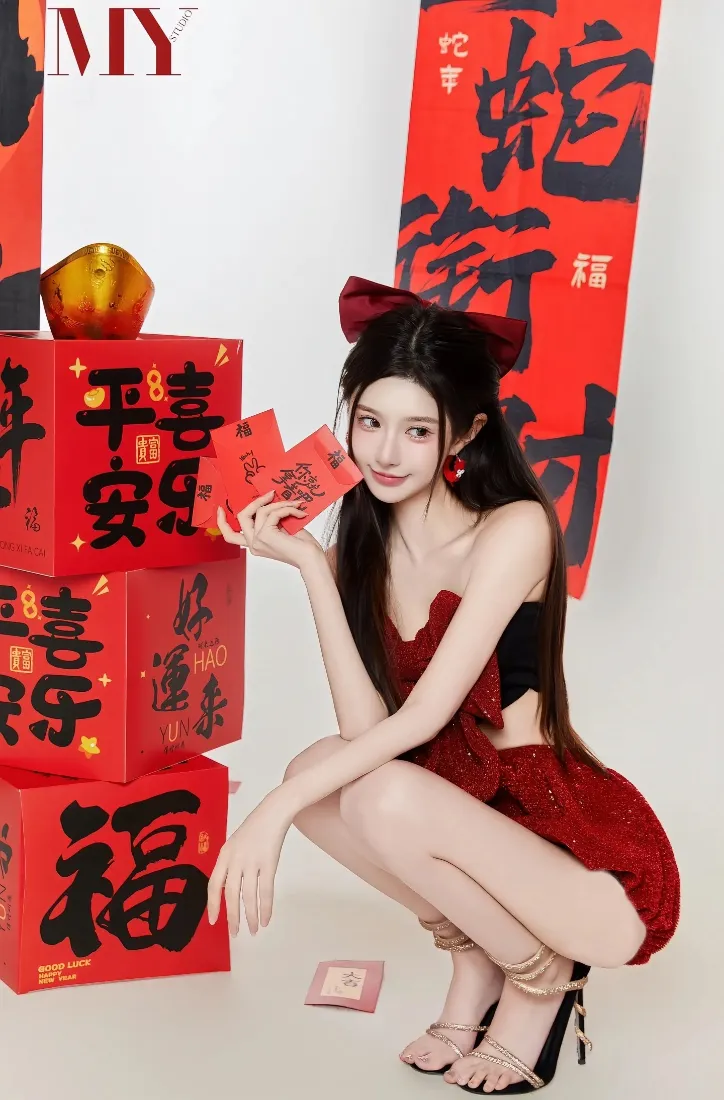 红衣美女手机壁纸｜新年背景图片 - 蛇年福字红包「哲风壁纸」