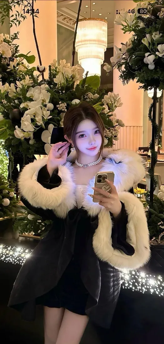 自拍女生手机壁纸｜花卉背景图 - 时尚穿搭「哲风壁纸」