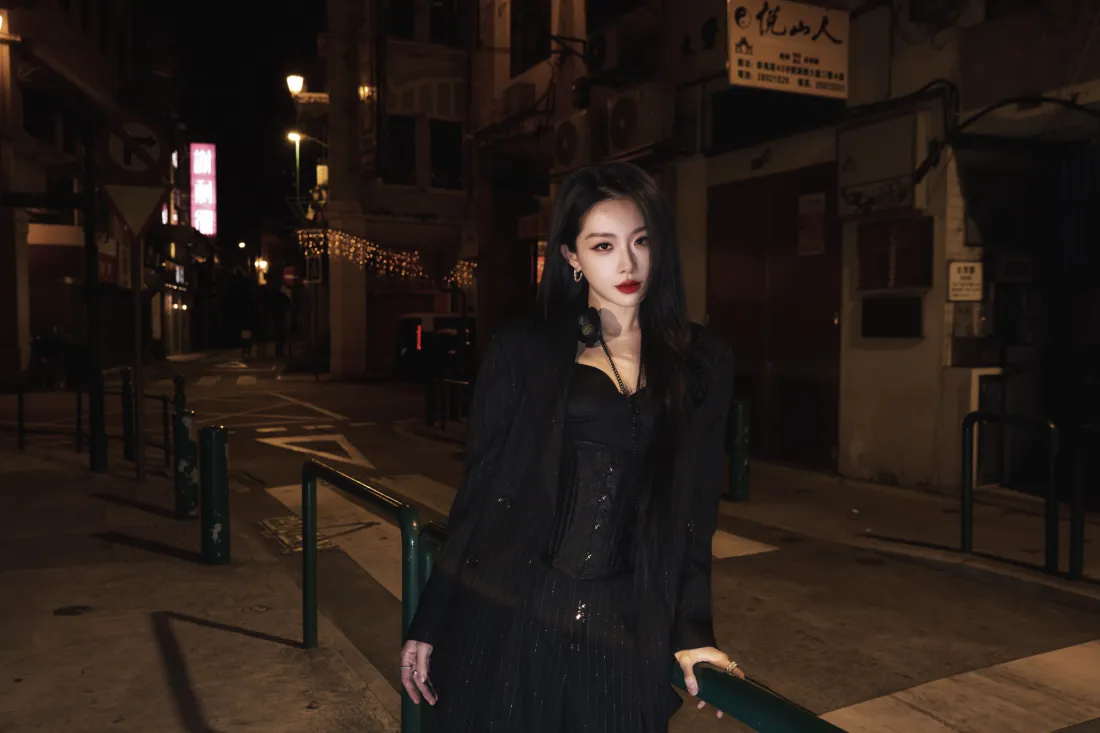 7k喻言壁纸|街头夜景背景图片 - 氛围感美女「哲风壁纸」 7k喻言壁纸|街头夜景背景图片 - 氛围感美女「哲风壁纸」