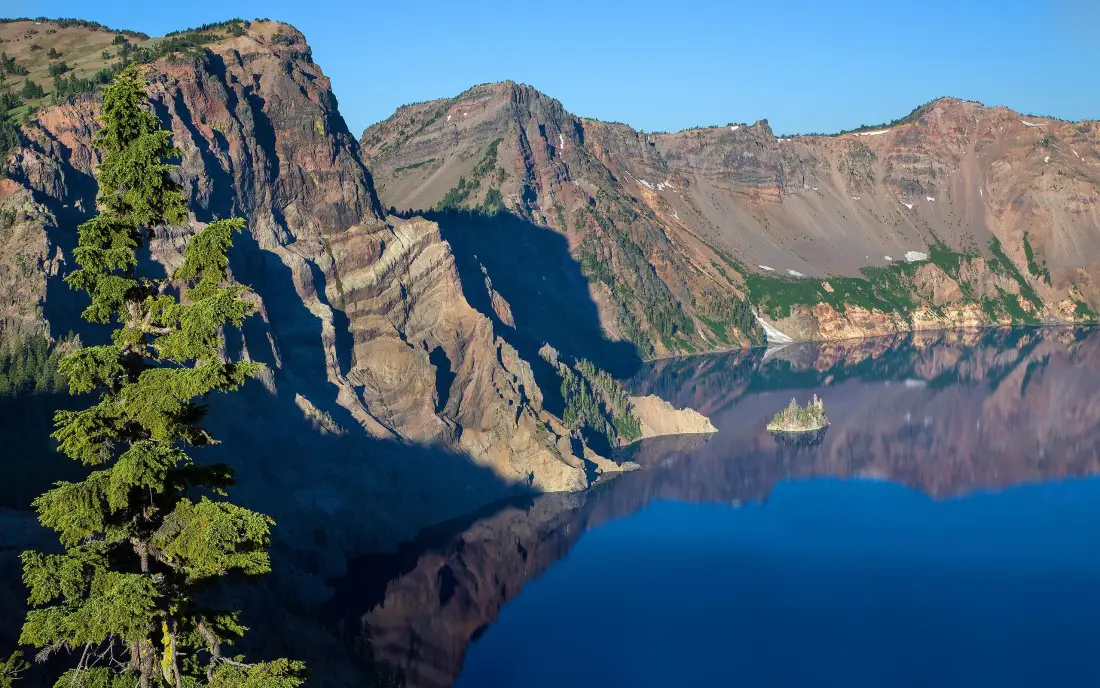 3k火山口湖壁纸|自然风景背景图 - 湖水山脉松树「哲风壁纸」 3k火山口湖壁纸|自然风景背景图 - 湖水山脉松树「哲风壁纸」