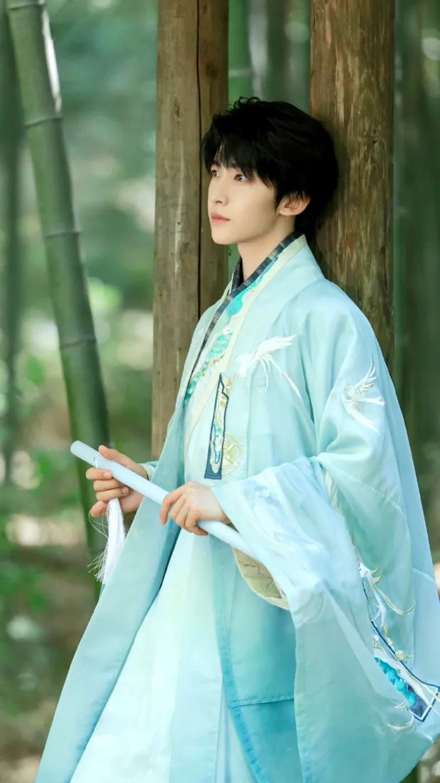 刘宇手机壁纸｜竹林背景图片 - 古风汉服国风「哲风壁纸」