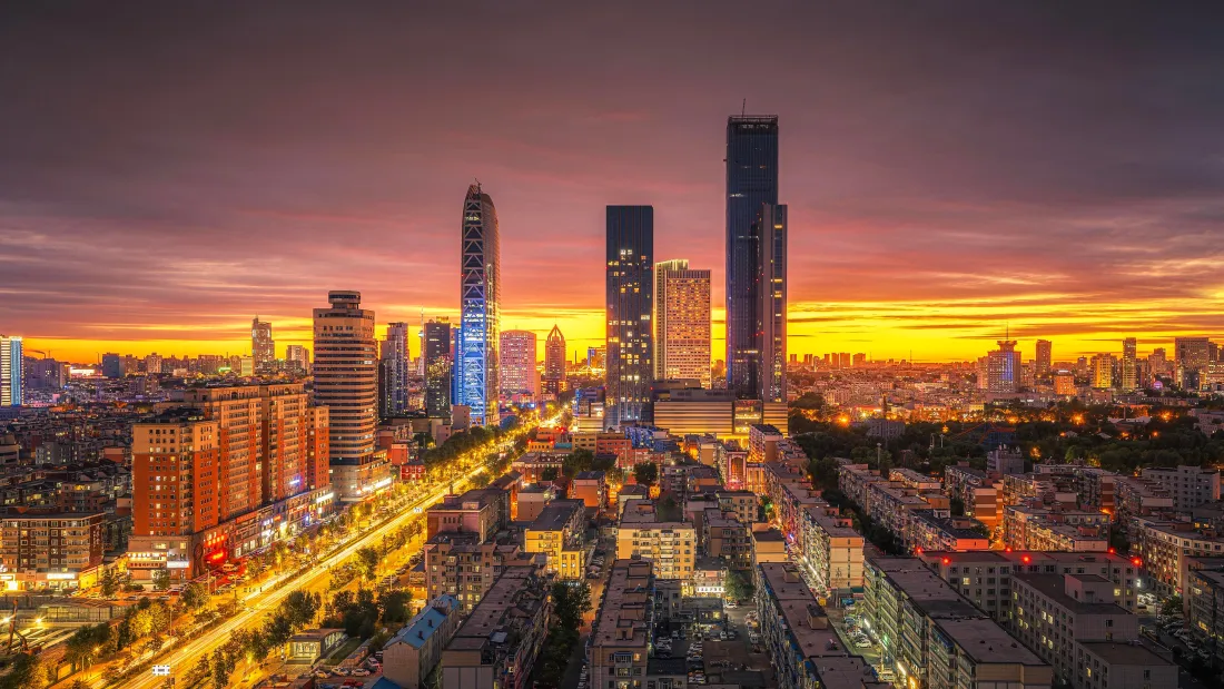 城市夜景壁纸｜黄昏城市背景图片 - 高楼车流「哲风壁纸」