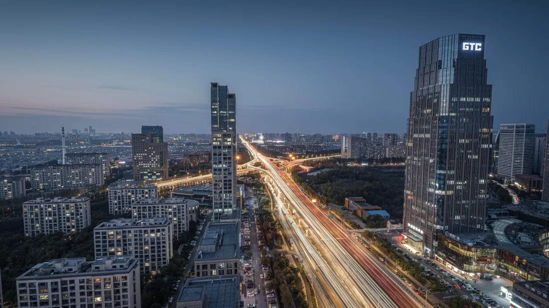 城市夜景壁纸｜都市背景图片 - 高楼车流灯光「哲风壁纸」