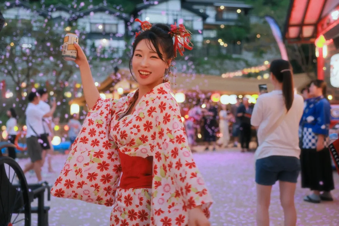 和服美女壁纸|日式街道夜景背景 - 写真「哲风壁纸」 和服美女壁纸|日式街道夜景背景 - 写真「哲风壁纸」