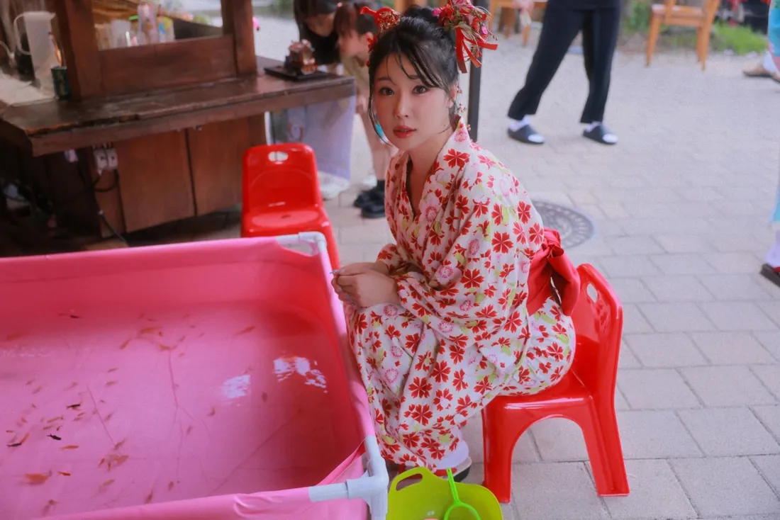 和服少女壁纸|户外场景背景图片 - 红衣和服写真「哲风壁纸」 和服少女壁纸|户外场景背景图片 - 红衣和服写真「哲风壁纸」