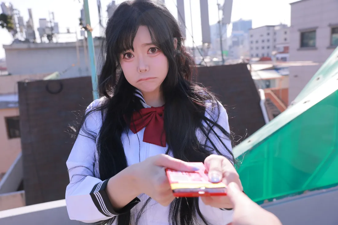 JK制服女生壁纸｜户外校园天台背景 - 日系校服「哲风壁纸」