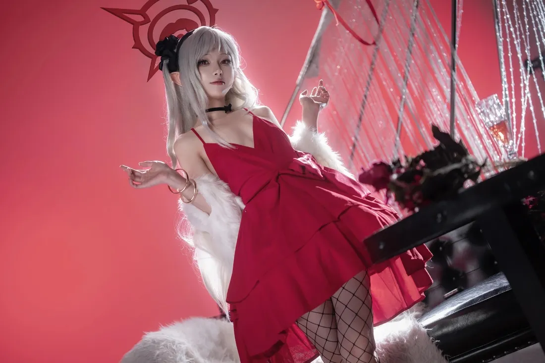 红衣美女壁纸|红色背景图片 - 角色扮演cosplay「哲风壁纸」 红衣美女壁纸|红色背景图片 - 角色扮演cosplay「哲风壁纸」