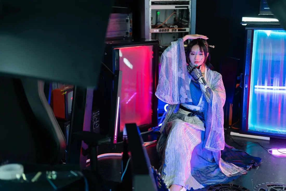 赛博古风壁纸｜未来科技背景图片 - 机器汉服人物「哲风壁纸」