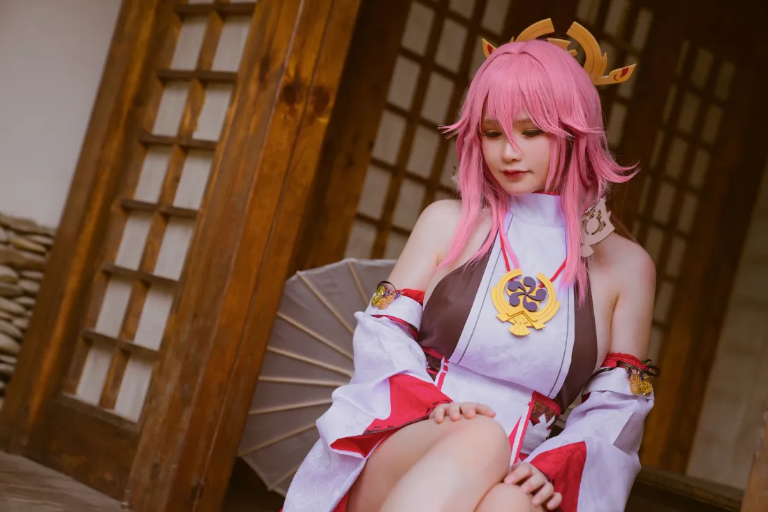 八重神子壁纸｜古风背景图片 - 粉色cosplay「哲风壁纸」
