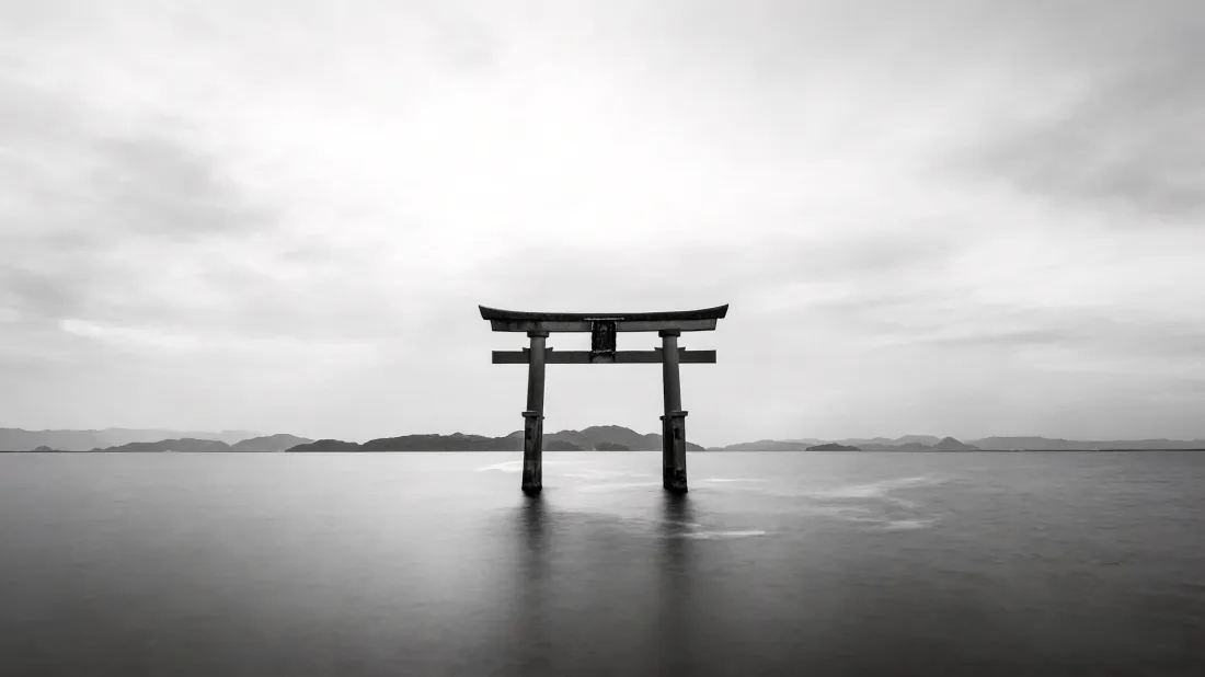 3k鸟居壁纸|海上背景图片 - 灰白调「哲风壁纸」 3k鸟居壁纸|海上背景图片 - 灰白调「哲风壁纸」