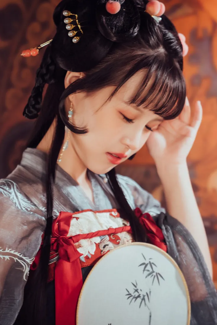 古风女子手机壁纸|汉服背景图 - 团扇古风「哲风壁纸」 古风女子手机壁纸|汉服背景图 - 团扇古风「哲风壁纸」