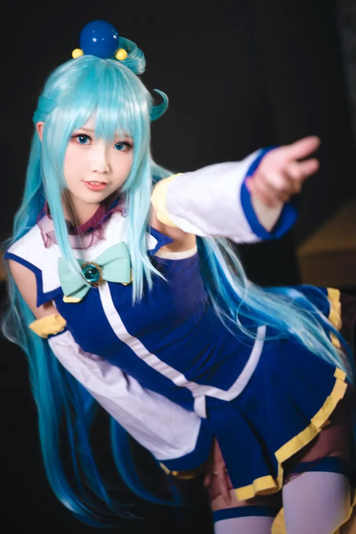 阿库娅手机壁纸|动漫背景图片 - 蓝色cosplay「哲风壁纸」 阿库娅手机壁纸|动漫背景图片 - 蓝色cosplay「哲风壁纸」