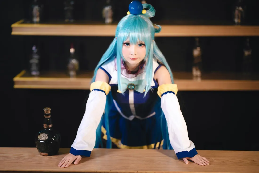 2k阿库娅cosplay壁纸|吧台背景图片 - 蓝发「哲风壁纸」 2k阿库娅cosplay壁纸|吧台背景图片 - 蓝发「哲风壁纸」