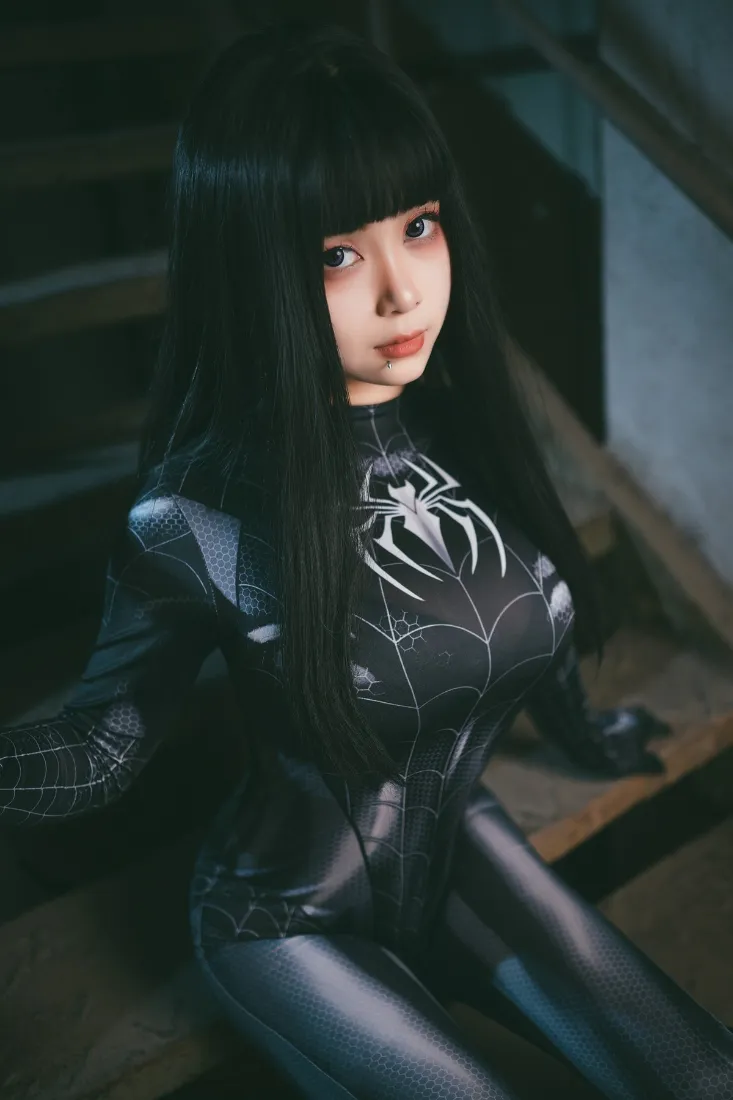 蜘蛛侠黑战衣手机壁纸|工业风背景 - 黑发coser「哲风壁纸」 蜘蛛侠黑战衣手机壁纸|工业风背景 - 黑发coser「哲风壁纸」
