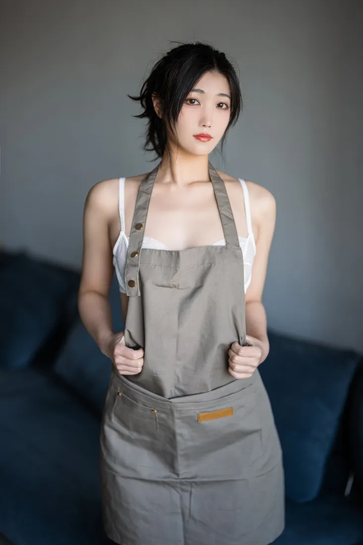 女性居家围裙手机壁纸|室内背景图片 - 舒适生活「哲风壁纸」 女性居家围裙手机壁纸|室内背景图片 - 舒适生活「哲风壁纸」