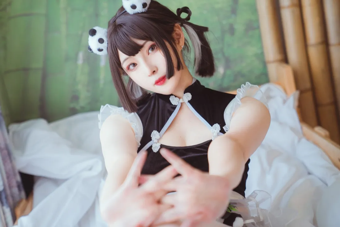 大熊猫coser手机壁纸|居家背景 - 女仆装竹子「哲风壁纸」 大熊猫coser手机壁纸|居家背景 - 女仆装竹子「哲风壁纸」
