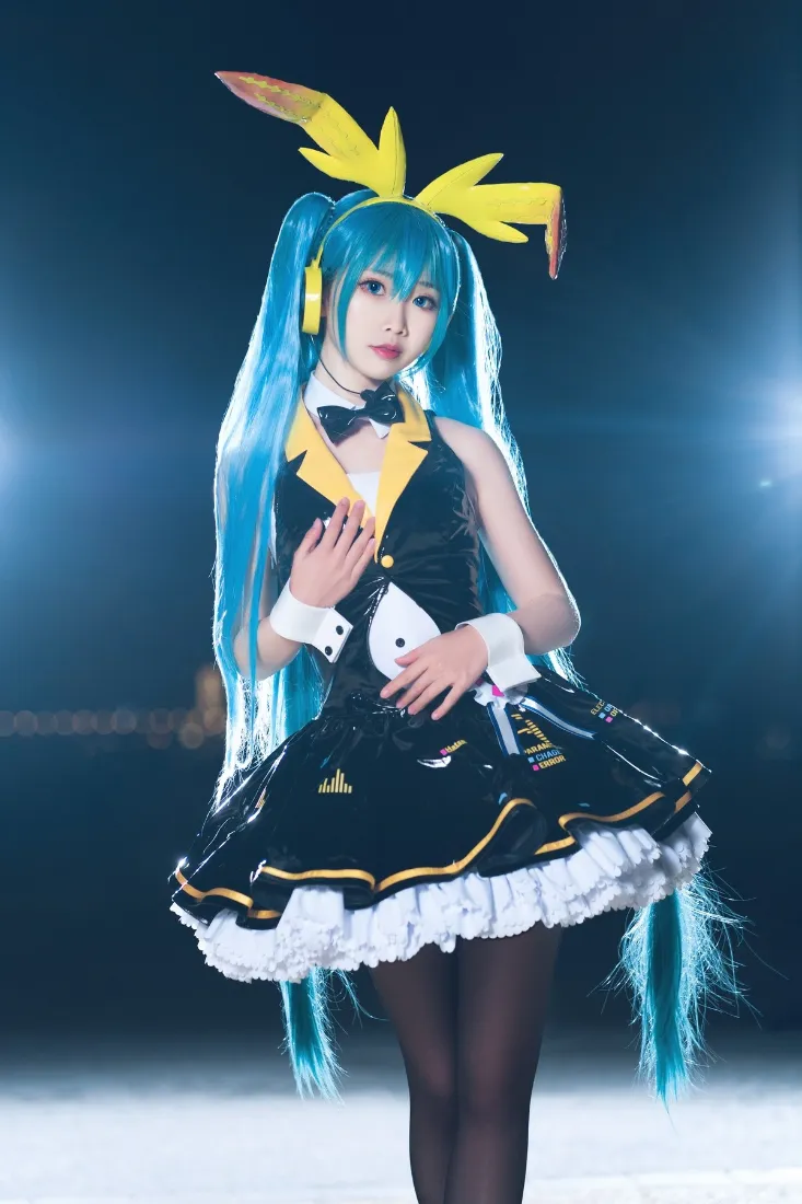 初音未来cos手机壁纸｜舞台背景图片 - 音乐「哲风壁纸」