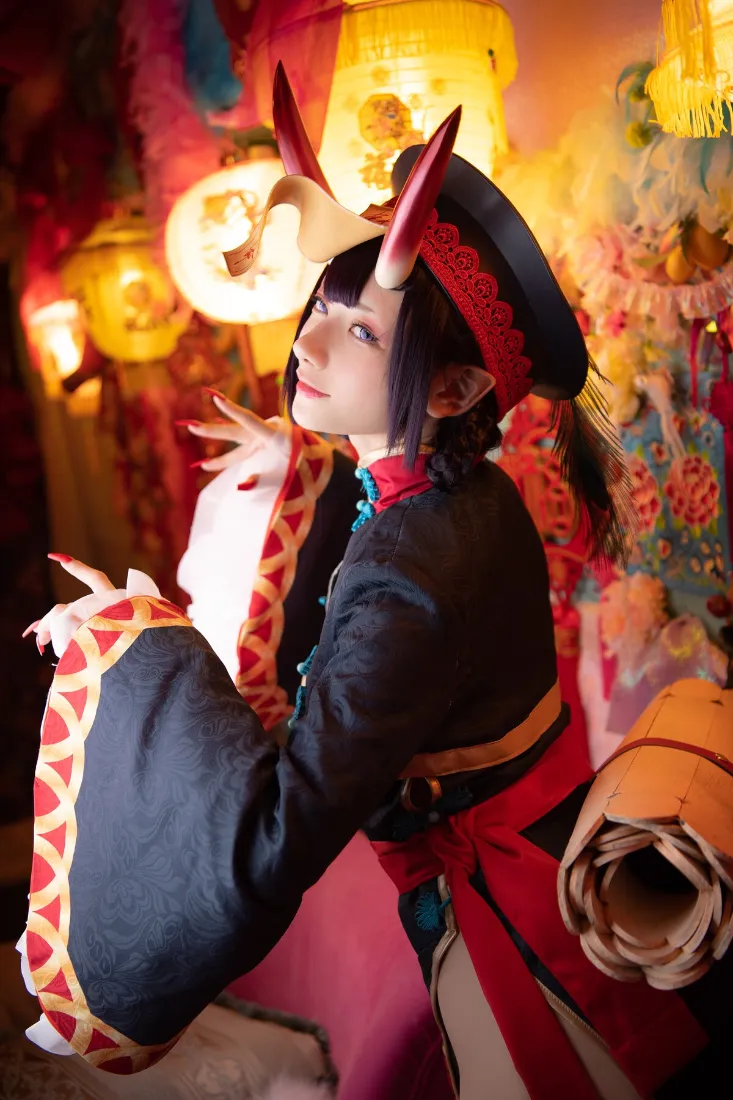 动漫角色cosplay手机壁纸|灯笼背景 - 红黑配色传统服饰「哲风壁纸」 动漫角色cosplay手机壁纸|灯笼背景 - 红黑配色传统服饰「哲风壁纸」