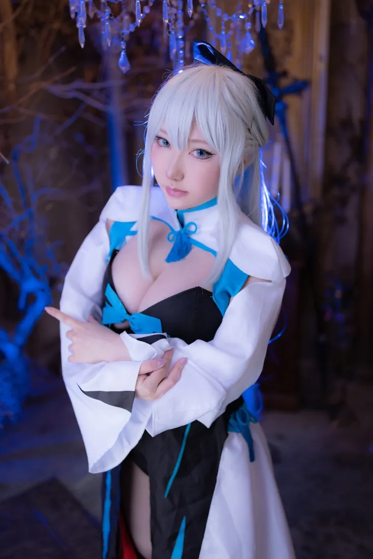 动漫角色cos手机壁纸|蓝色酒吧 - 蓝白服装「哲风壁纸」 动漫角色cos手机壁纸|蓝色酒吧 - 蓝白服装「哲风壁纸」