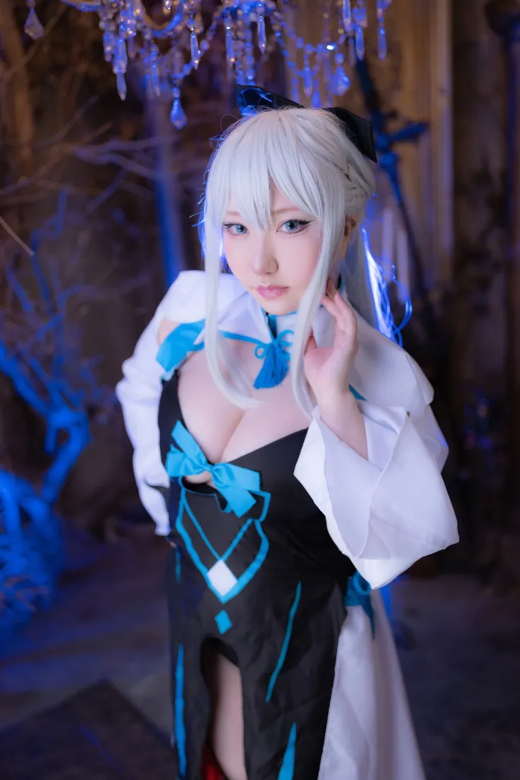 cosplay手机壁纸|酒吧背景图片 - 白发蓝装「哲风壁纸」 cosplay手机壁纸|酒吧背景图片 - 白发蓝装「哲风壁纸」