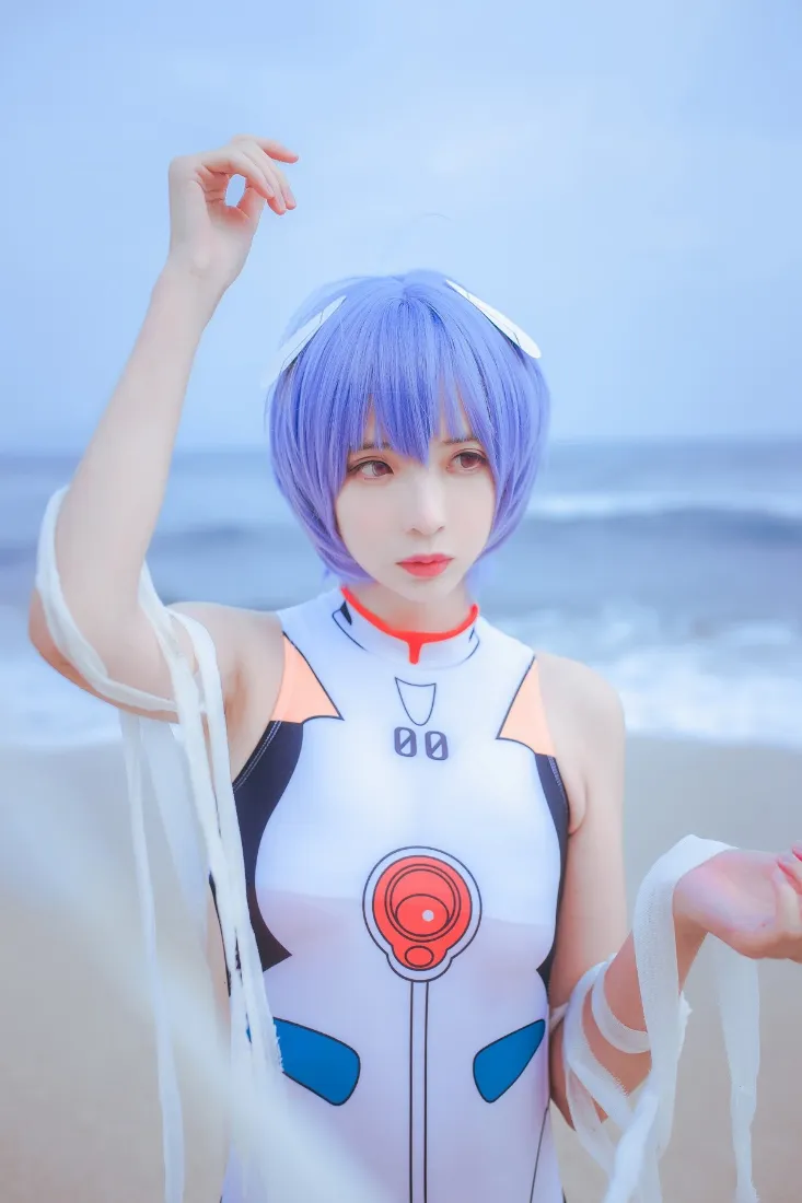绫波丽cosplay手机壁纸|海边背景图片 - 新世纪福音战士「哲风壁纸」 绫波丽cosplay手机壁纸|海边背景图片 - 新世纪福音战士「哲风壁纸」