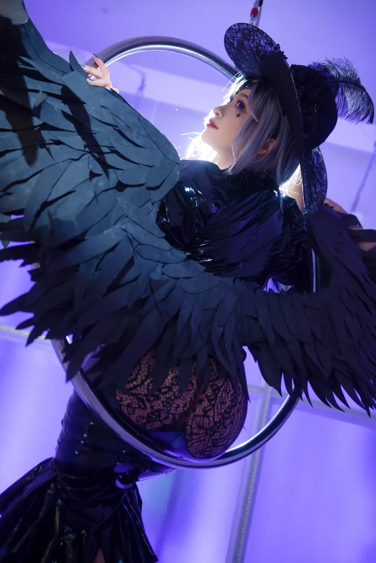 黑天使手机壁纸|紫色背景 - 黑色翅膀cosplay「哲风壁纸」 黑天使手机壁纸|紫色背景 - 黑色翅膀cosplay「哲风壁纸」