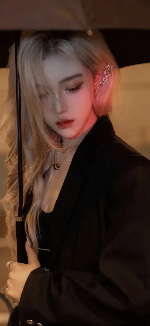 金发美女手机壁纸|深景背景 - 黑衣耳饰「哲风壁纸」 金发美女手机壁纸|深景背景 - 黑衣耳饰「哲风壁纸」