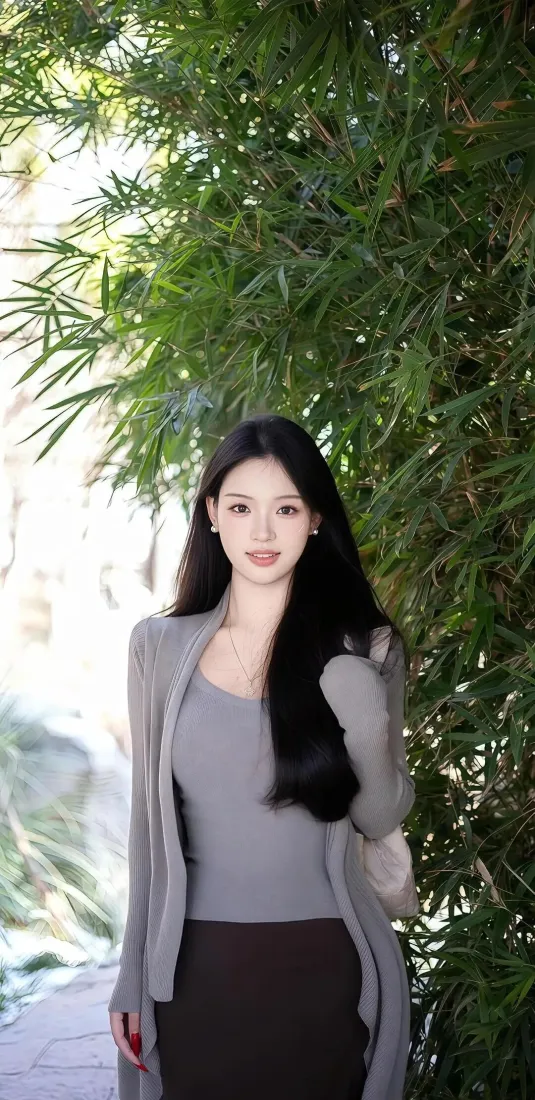 长发美女手机壁纸｜绿植背景图片 - 休闲穿搭「哲风壁纸」