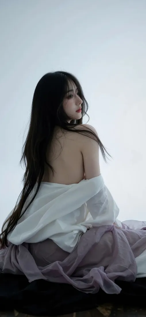 长发美女手机壁纸|简约背景图片 - 白衣紫裙「哲风壁纸」 长发美女手机壁纸|简约背景图片 - 白衣紫裙「哲风壁纸」