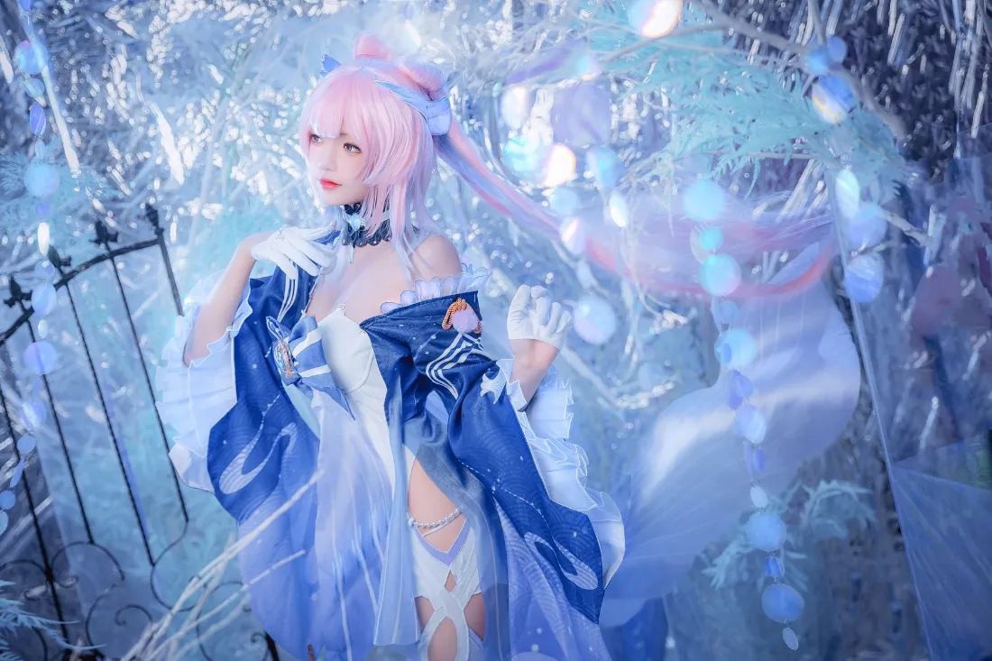 2k粉色头发少女壁纸|冰雪背景图片 - 蓝白服装「哲风壁纸」 2k粉色头发少女壁纸|冰雪背景图片 - 蓝白服装「哲风壁纸」