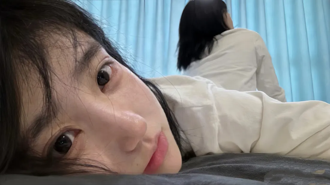 5k鞠婧祎壁纸|蓝色窗帘背景 - 贴脸美女「哲风壁纸」 5k鞠婧祎壁纸|蓝色窗帘背景 - 贴脸美女「哲风壁纸」