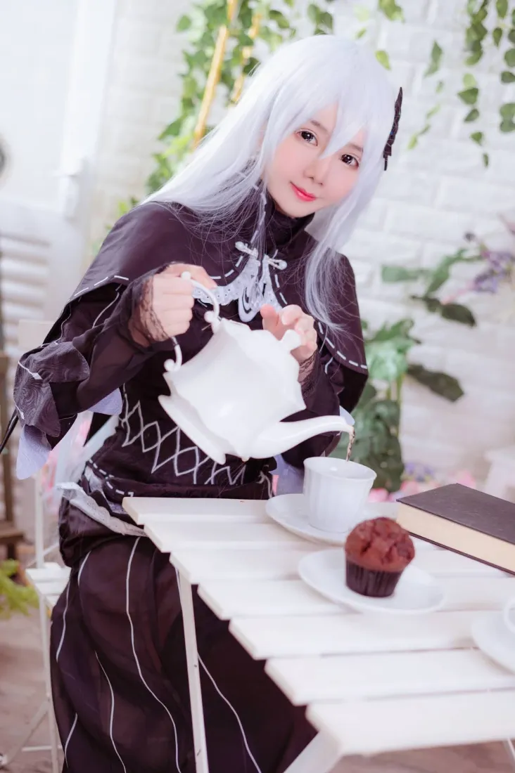 白发少女cosplay手机壁纸｜下午茶背景 - 黑色服装「哲风壁纸」