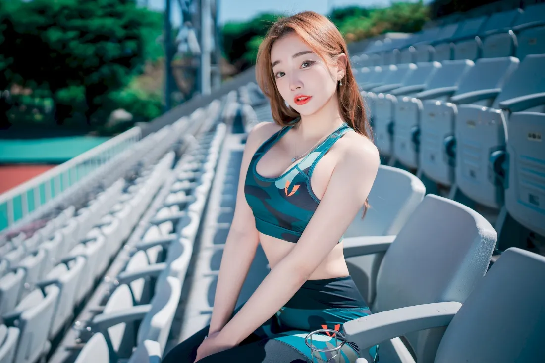 2k运动风壁纸|体育场背景图片 - 运动装美女「哲风壁纸」 2k运动风壁纸|体育场背景图片 - 运动装美女「哲风壁纸」