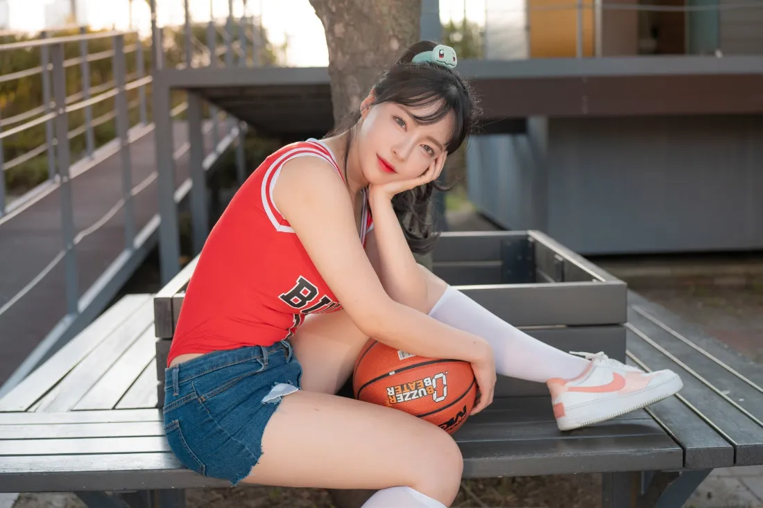 2k红衣少女篮球壁纸|户外背景图片 - 运动风休闲「哲风壁纸」 2k红衣少女篮球壁纸|户外背景图片 - 运动风休闲「哲风壁纸」
