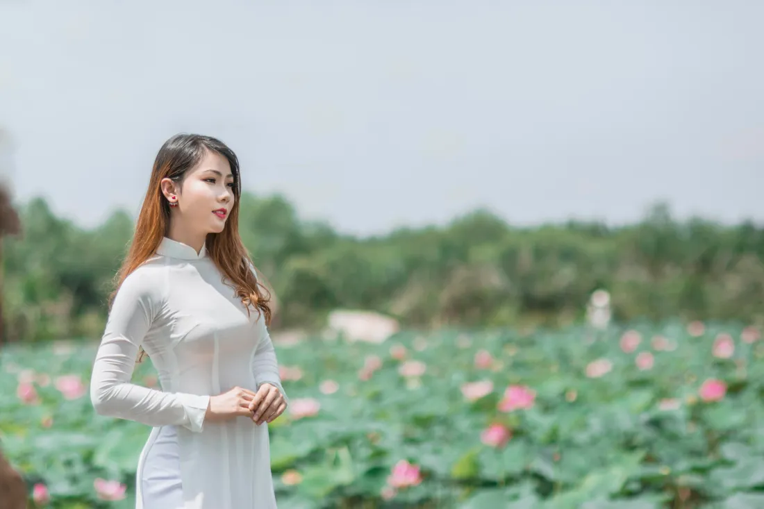 6k荷塘美女壁纸|农村荷花背景图片 - 清新人像「哲风壁纸」 6k荷塘美女壁纸|农村荷花背景图片 - 清新人像「哲风壁纸」
