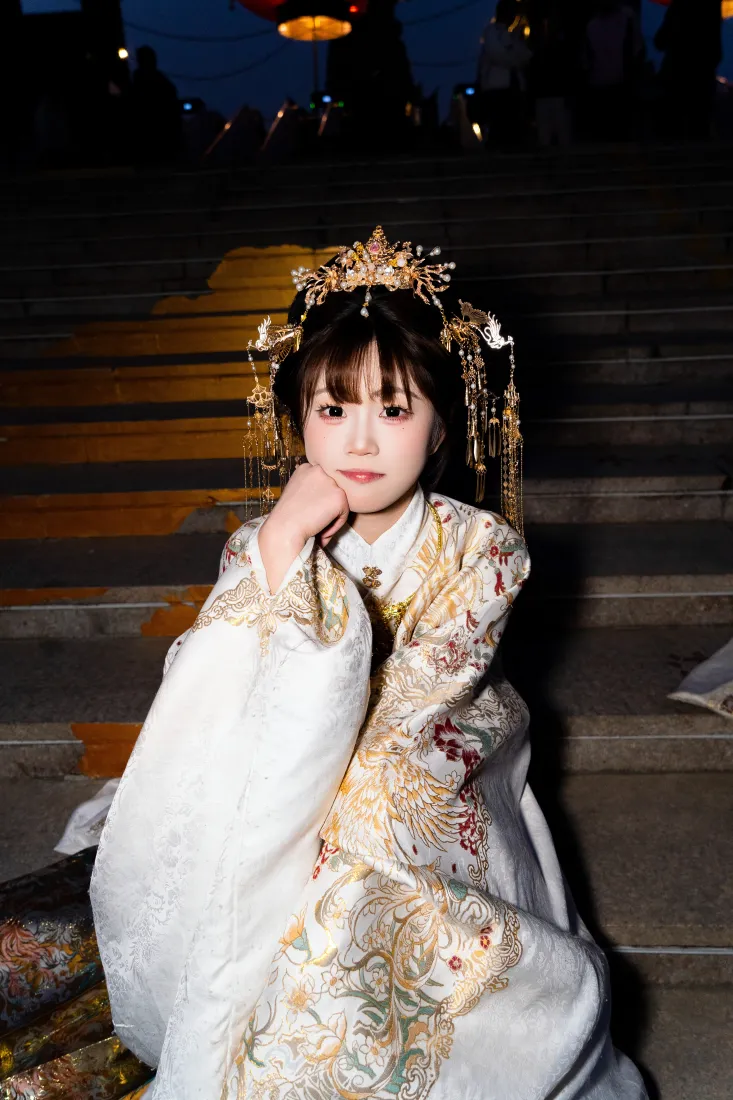 4k汉服壁纸 - 夜景 - 暖光 - 美女「哲风壁纸」