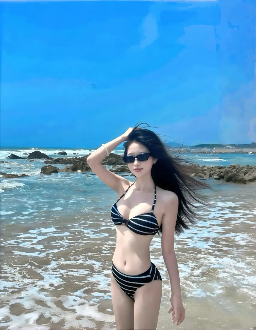 4k长发壁纸 - 海滩 - 条纹 - 美女「哲风壁纸」