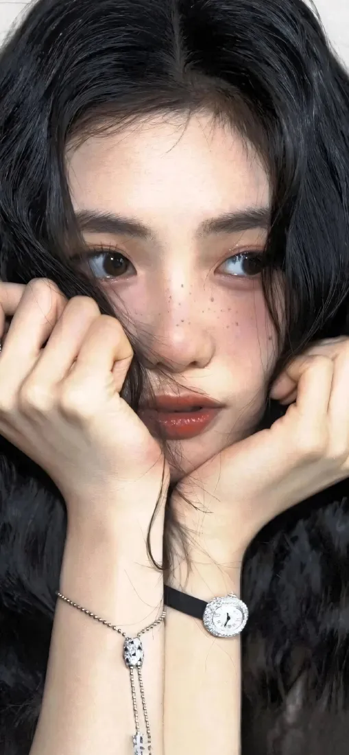 羊毛卷美女手机壁纸|人像背景图片 - 清冷少女「哲风壁纸」 羊毛卷美女手机壁纸|人像背景图片 - 清冷少女「哲风壁纸」