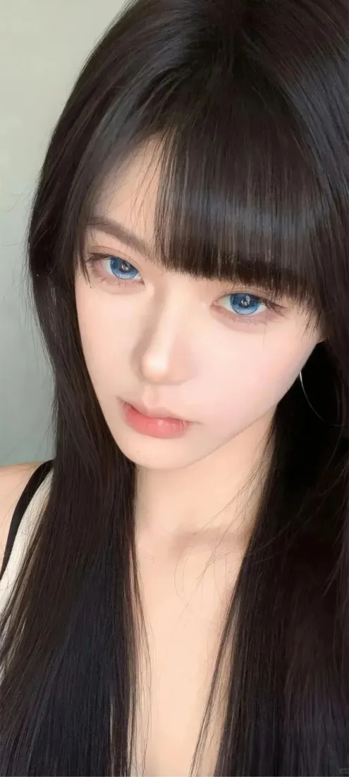 黑发蓝眼美女手机壁纸｜简约背景图片 - 齐刘海二次元少女「哲风壁纸」
