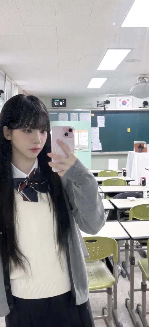 柳智敏手机壁纸｜教室背景图片 - JK制服「哲风壁纸」