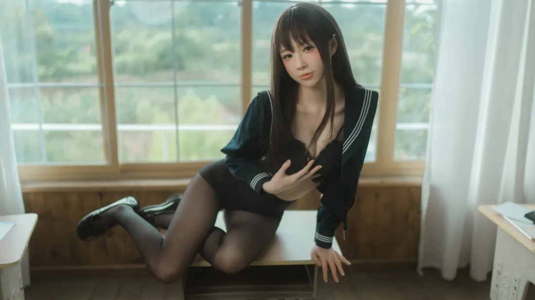 7kJK少女壁纸｜教室背景图片 - 黑丝写真「哲风壁纸」