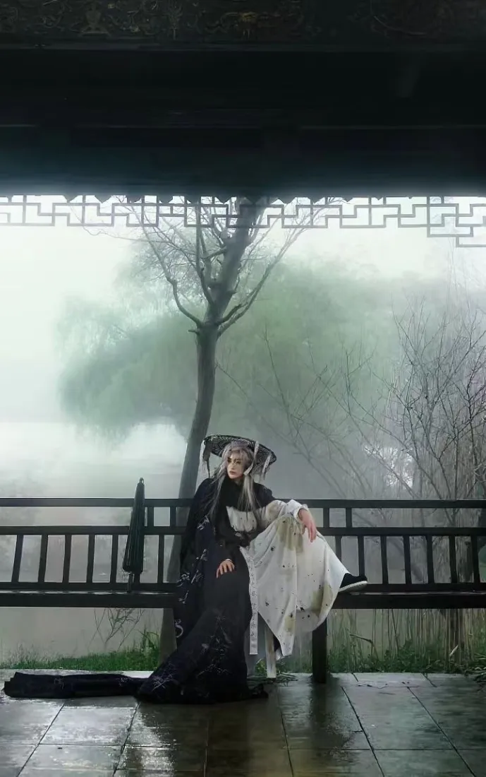 张翅手机壁纸|古风背景图片 - 阴郁黑衣帅哥「哲风壁纸」 张翅手机壁纸|古风背景图片 - 阴郁黑衣帅哥「哲风壁纸」