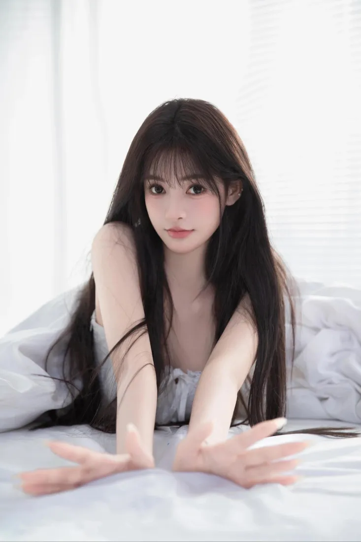 长发美女手机壁纸|简约背景图片 - 温柔少女「哲风壁纸」 长发美女手机壁纸|简约背景图片 - 温柔少女「哲风壁纸」