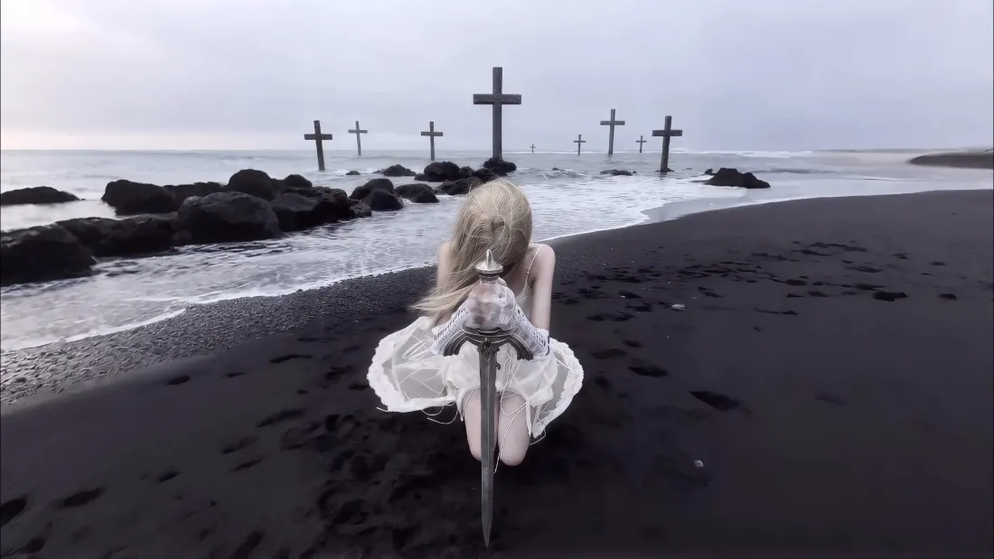 4k宗教壁纸 - 海边 - 阴天 - 美女「哲风壁纸」