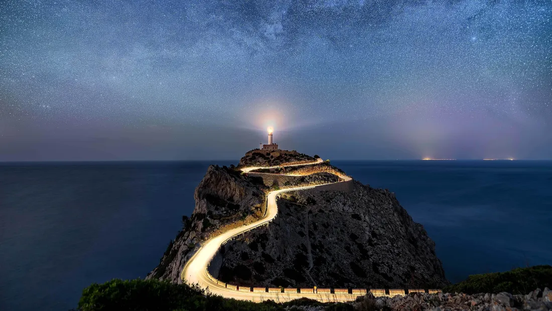 4k福门托灯塔壁纸|马略卡岛海岸背景图片 - 海滨夜景风光「哲风壁纸」 4k福门托灯塔壁纸|马略卡岛海岸背景图片 - 海滨夜景风光「哲风壁纸」