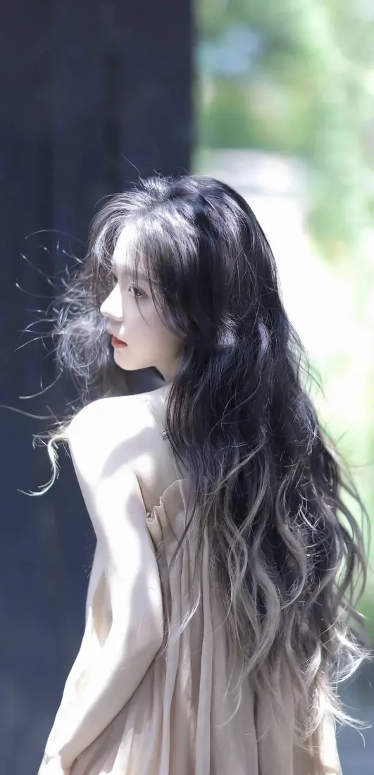写实美女手机壁纸｜侧颜长发背景图片 - 氛围感写真「哲风壁纸」