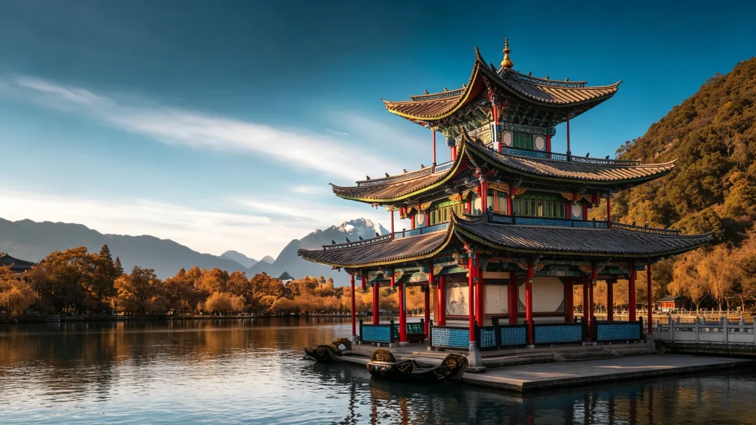 3k临湖中式古阁楼壁纸|秋日山林湖泊背景图片 - 自然美景「哲风壁纸」 秋日湖畔中式三层飞檐古阁楼,湖面倒映山林远山与蓝天