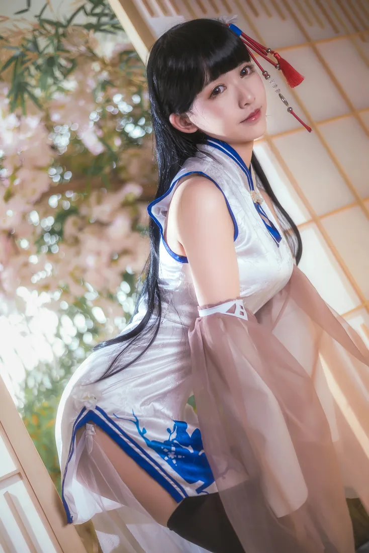 逸仙手机壁纸｜白色旗袍cosplay背景图片 - 碧蓝航线鳗鱼霏儿「哲风壁纸」
