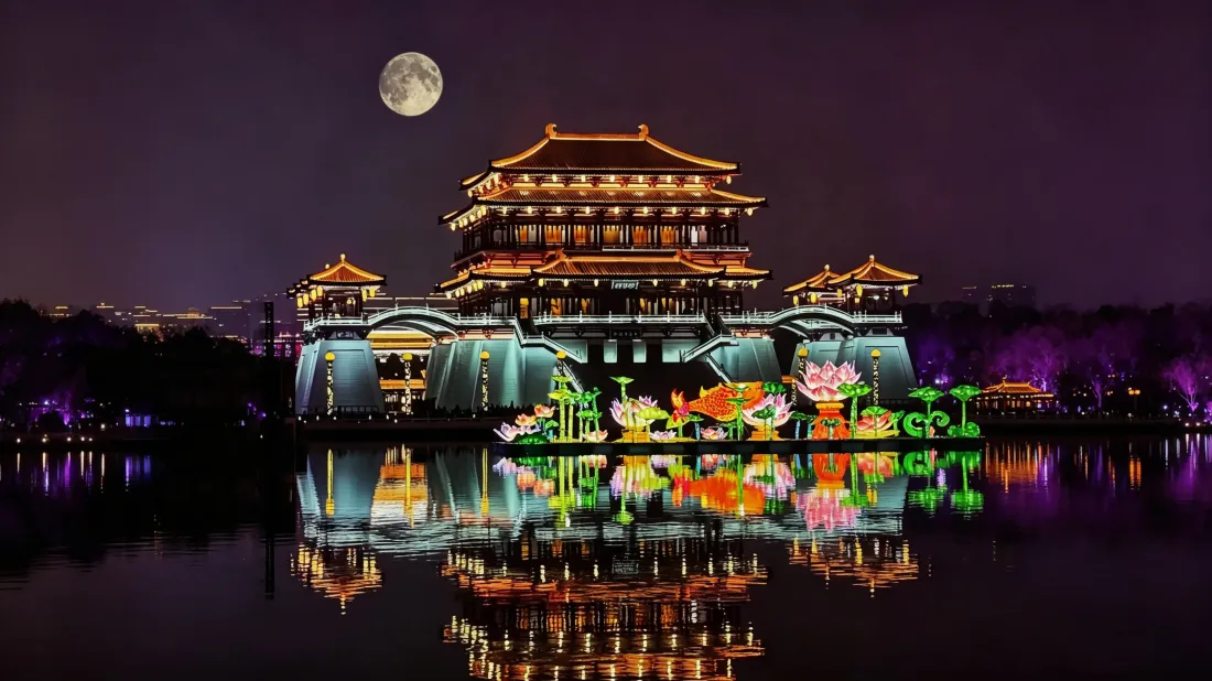 3k中式仿古楼阁壁纸｜月夜湖面倒影背景图片 - 平板高清「哲风壁纸」